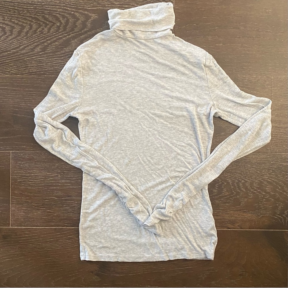 fabletics light grey ribbed turtleneck, size XS